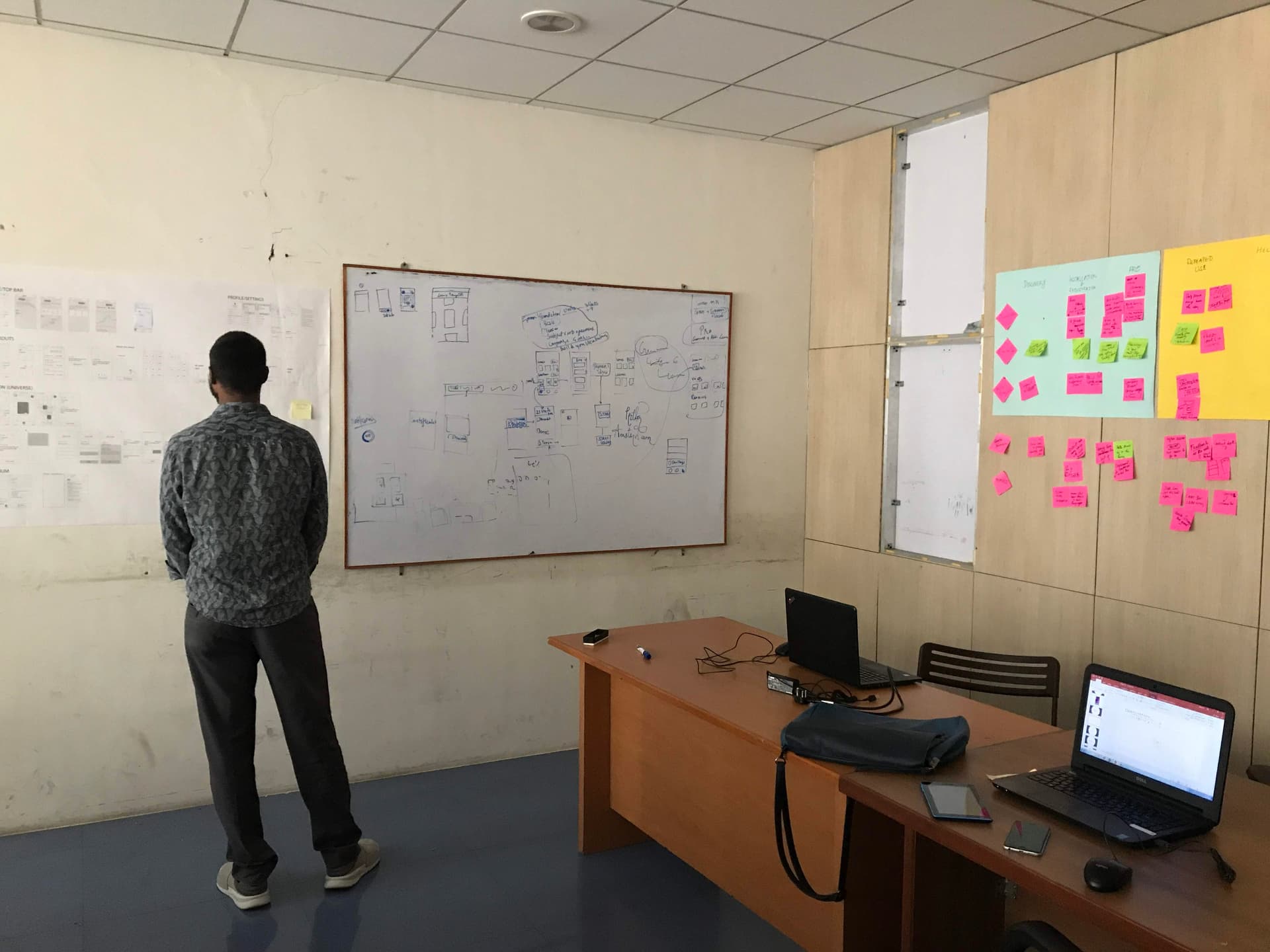 Scalable modal for configuration of payment methods